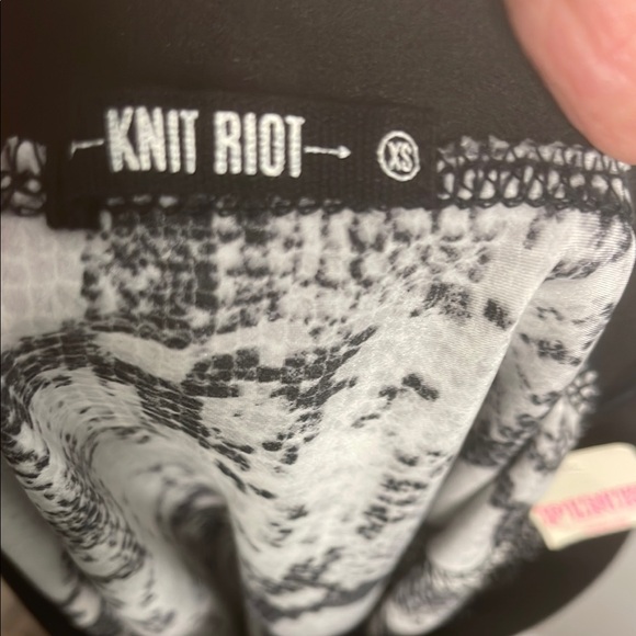 PINK Victoria's Secret Black and White Maxi Skirt Size XS Waist 13” NWT - Picture 3 of 6